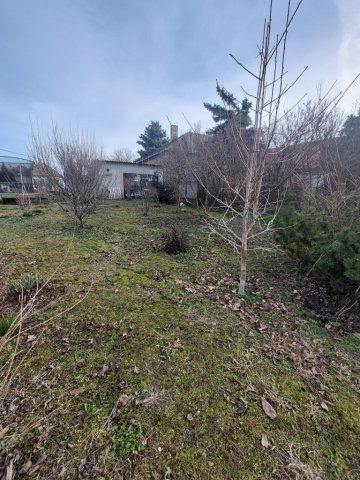 Eladó családi ház, Adonyban 33.5 M Ft, 2 szobás