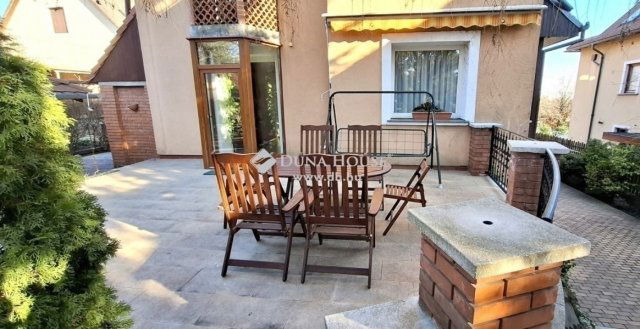 Eladó családi ház, Szentendrén 339 M Ft, 10 szobás