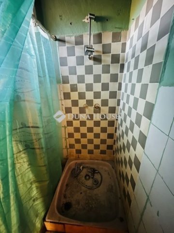 Eladó családi ház, Gombán 19.9 M Ft, 2 szobás