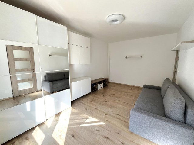 Eladó panellakás, Dunaújvárosban 29.3 M Ft, 1 szobás