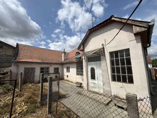 Eladó családi ház, Győrött 66 M Ft, 3 szobás