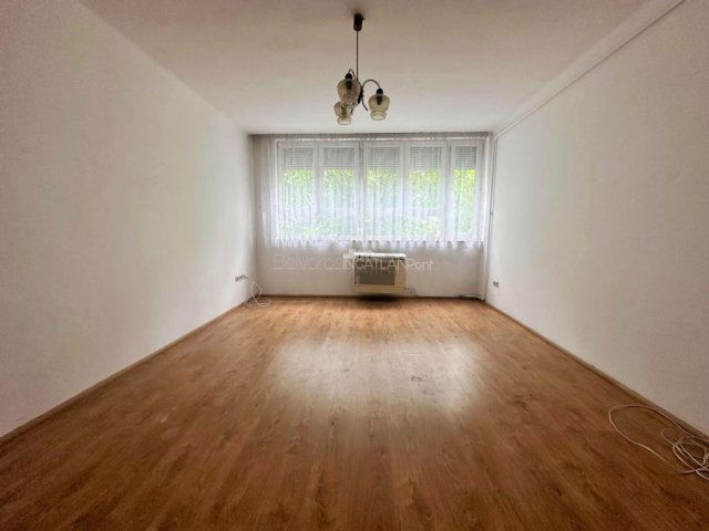 Eladó téglalakás, Szombathelyen 29.9 M Ft, 1 szobás