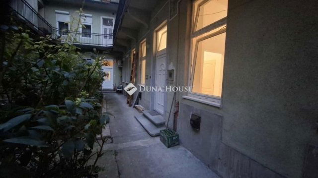 Eladó téglalakás, Budapesten, VII. kerületben 60 M Ft, 1 szobás
