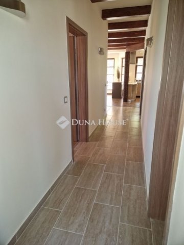 Eladó családi ház, Gombán 167 M Ft, 7 szobás