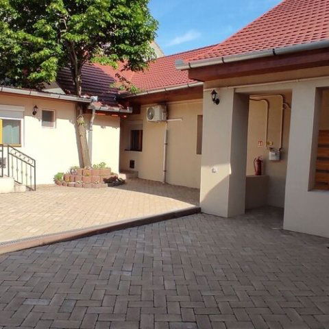 Eladó hotel, Egerben 129.9 M Ft / költözzbe.hu