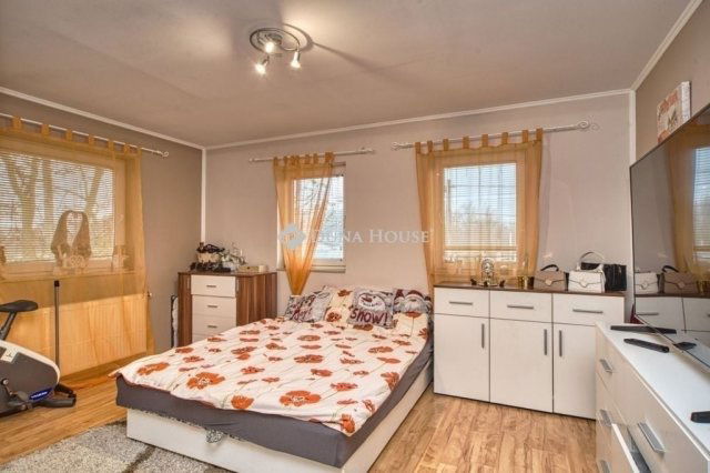 Eladó téglalakás, Üllőn 100 M Ft, 4 szobás