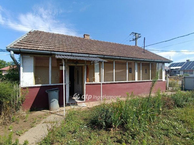 Eladó családi ház, Nyírtéten 6 M Ft, 2 szobás