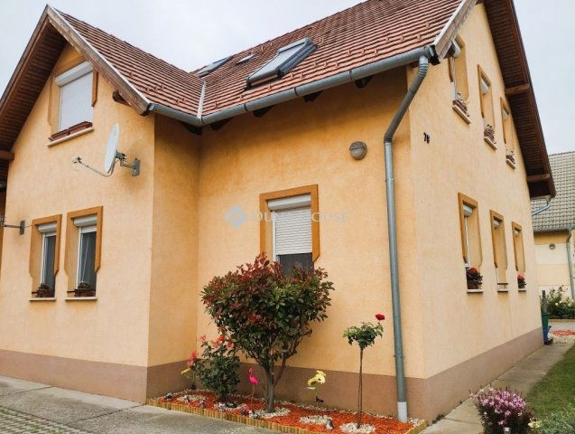 Eladó téglalakás, Győrött 72.99 M Ft, 2+1 szobás