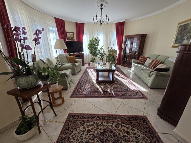 Eladó téglalakás, Debrecenben, Pereces utcában 89 M Ft, 3 szobás