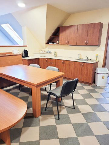 Eladó hotel, Kisnémediben 110 M Ft, 11 szobás