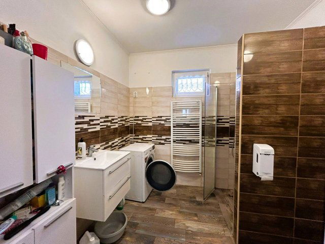 Eladó családi ház, Tökölön 109.9 M Ft, 4 szobás