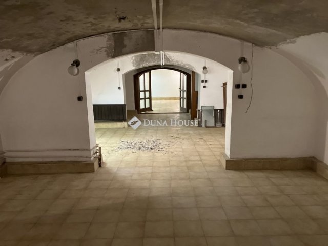 Eladó családi ház, Kiskunfélegyházán 329.9 M Ft, 5 szobás