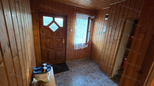 Eladó sorház, Szolnokon 28 M Ft, 4 szobás / költözzbe.hu