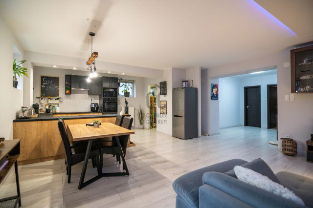 Eladó családi ház, Sóskúton 133.9 M Ft, 5 szobás