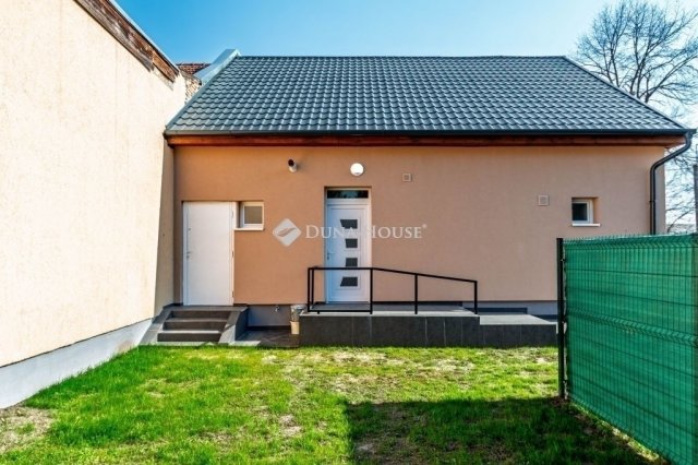 Eladó ikerház, Budapesten, XVIII. kerületben 94.5 M Ft, 3 szobás