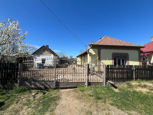 Eladó családi ház, Nyírbogdányon 12.9 M Ft, 2 szobás