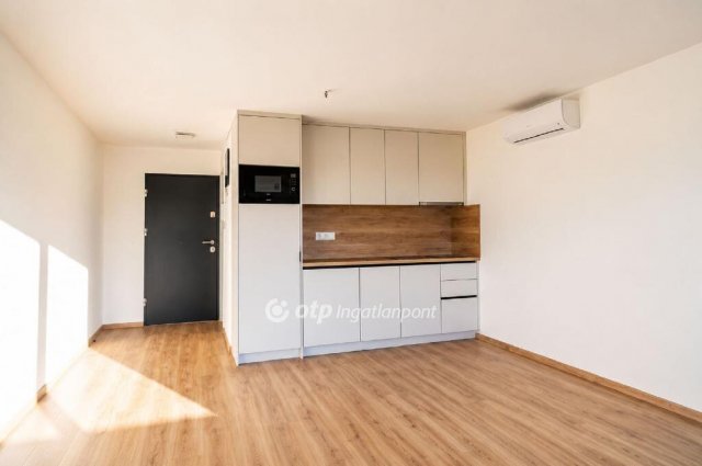 Eladó téglalakás, Budapesten, VI. kerületben 111 M Ft, 2 szobás
