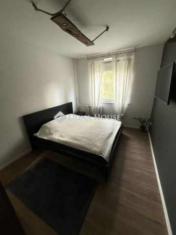 Eladó panellakás, Pétfürdőn 39.9 M Ft, 2 szobás