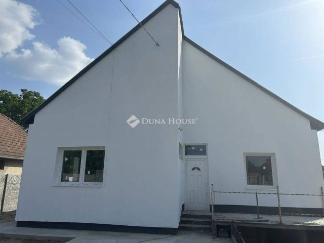 Eladó családi ház, Szigethalmon, Mű úton 89.9 M Ft, 4 szobás