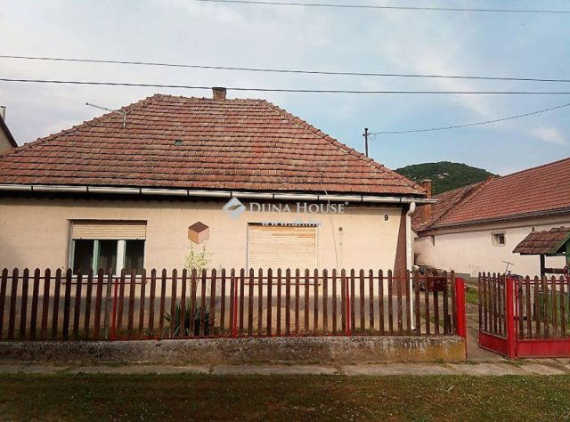 Eladó családi ház, Bajnán 47 M Ft, 3 szobás