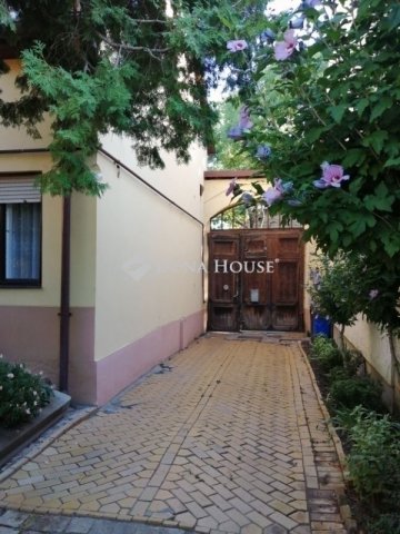 Eladó családi ház, Kecskeméten 149 M Ft, 7 szobás