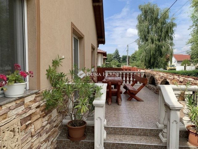 Eladó családi ház, Örkényen 59.9 M Ft, 4 szobás