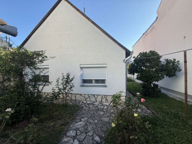 Eladó családi ház, Pécsett, István utcában 79.9 M Ft
