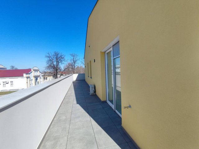 Eladó téglalakás, Komáromban 78 M Ft, 3 szobás