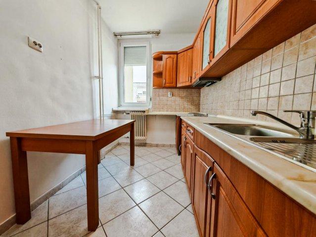 Eladó téglalakás, Tatabányán 39 M Ft, 2 szobás