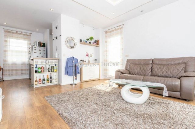 Eladó téglalakás, Zalaegerszegen 99.99 M Ft, 4 szobás