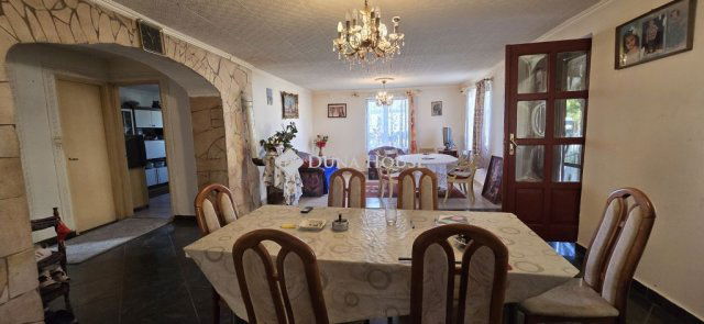 Eladó családi ház, Ercsiben, Nefelejcs utcában 29.9 M Ft