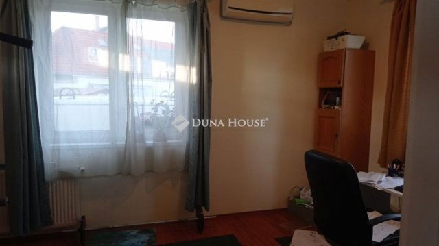 Eladó családi ház, Budapesten, XVI. kerületben 210 M Ft
