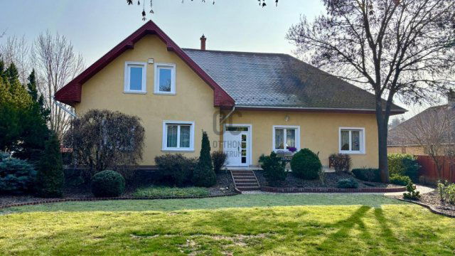 Eladó családi ház, Veresegyházon 189 M Ft, 7 szobás