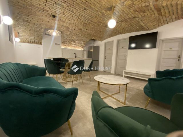 Eladó iroda, Budapesten, VI. kerületben 179 M Ft, 8 szobás