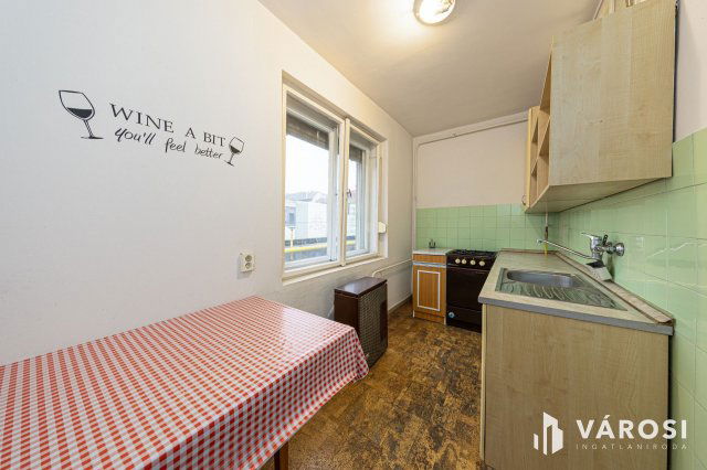 Eladó téglalakás, Szegeden 49.9 M Ft, 2 szobás