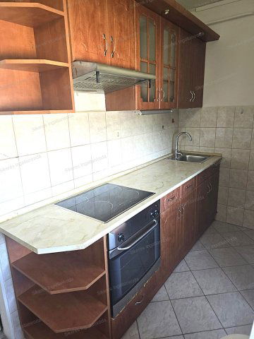 Kiadó téglalakás, albérlet, Komáromban 200 E Ft / hó, 2 szobás