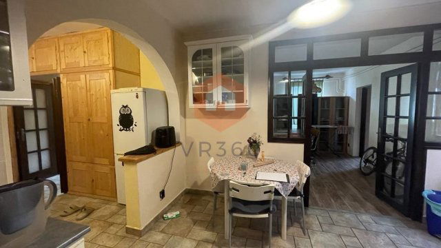 Eladó téglalakás, Pécsett, Szigeti úton 89 M Ft, 5 szobás
