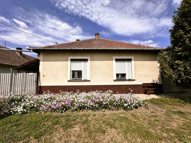 Eladó családi ház, Mezőkovácsházán 20 M Ft, 2 szobás