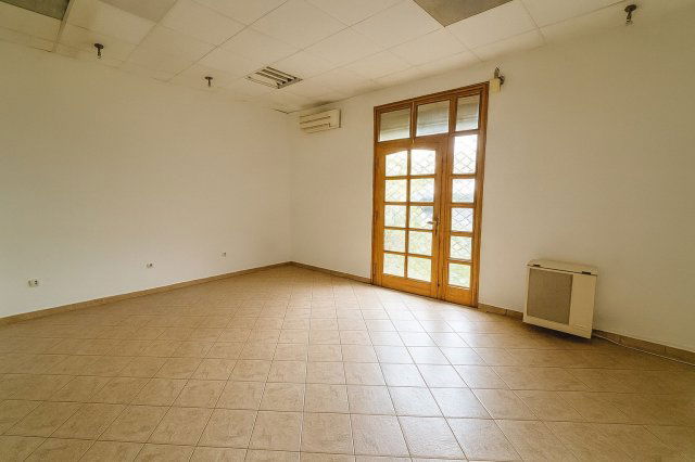 Eladó családi ház, Székesfehérvárott 68 M Ft, 3+1 szobás