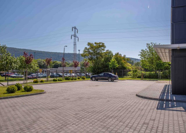 Eladó ipari ingatlan, Tatabányán, Erdész utcában 950 M Ft