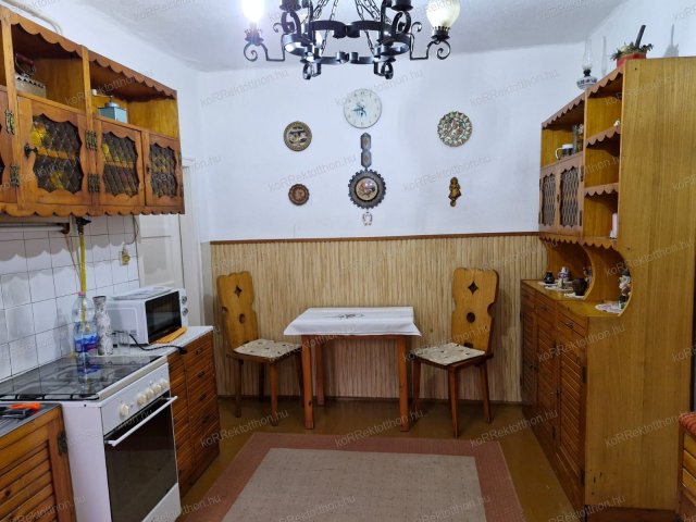 Eladó családi ház, Jászjákóhalmán 19.9 M Ft, 2 szobás