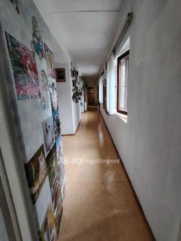 Eladó családi ház, Pécsett 38 M Ft, 3 szobás