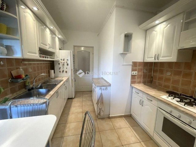 Eladó téglalakás, Szegeden 73.9 M Ft, 3 szobás