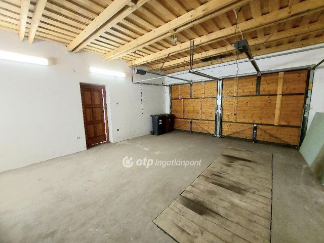 Eladó családi ház, Kecskeméten 135 M Ft, 1+4 szobás