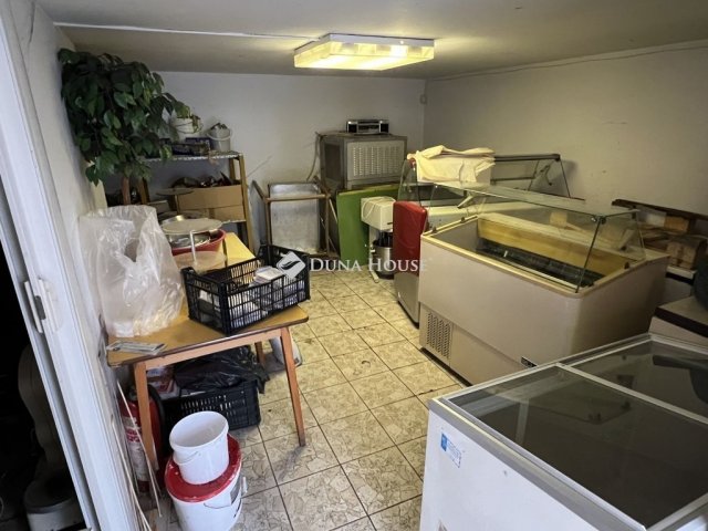 Eladó családi ház, Sárkeresztúron 28 M Ft, 4 szobás