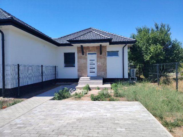 Eladó ikerház, Velencén 94.9 M Ft, 4 szobás