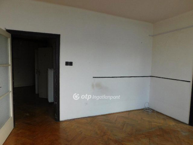 Eladó téglalakás, Pécsett 59.8 M Ft, 3 szobás