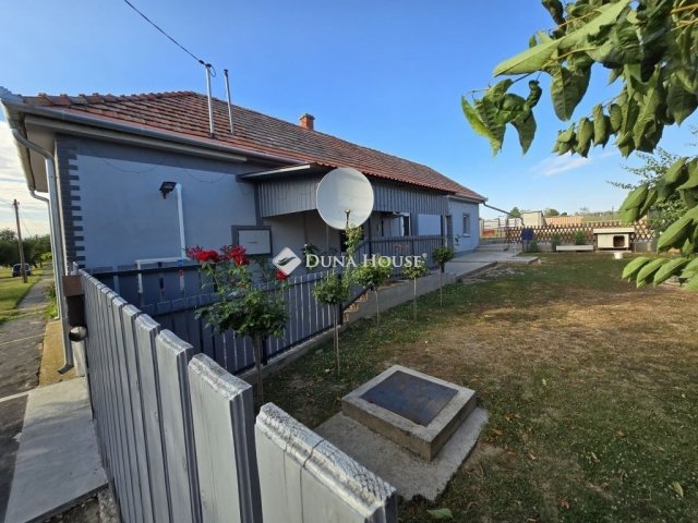 Eladó családi ház, Enyingen 48 M Ft, 2 szobás