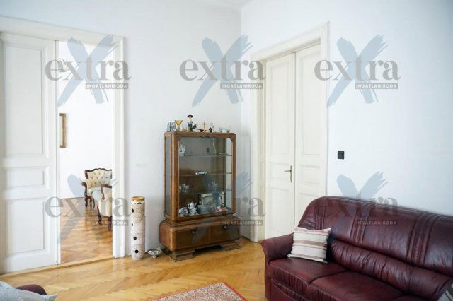 Eladó téglalakás, Szegeden 26 M Ft, 4 szobás