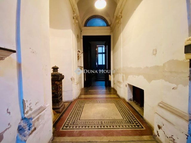 Eladó téglalakás, Budapesten, VI. kerületben 59.99 M Ft